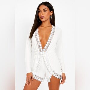 Boohoo Ivory Lace Trim Romper Size 4 NWOT Long Sleeve Wrap Style